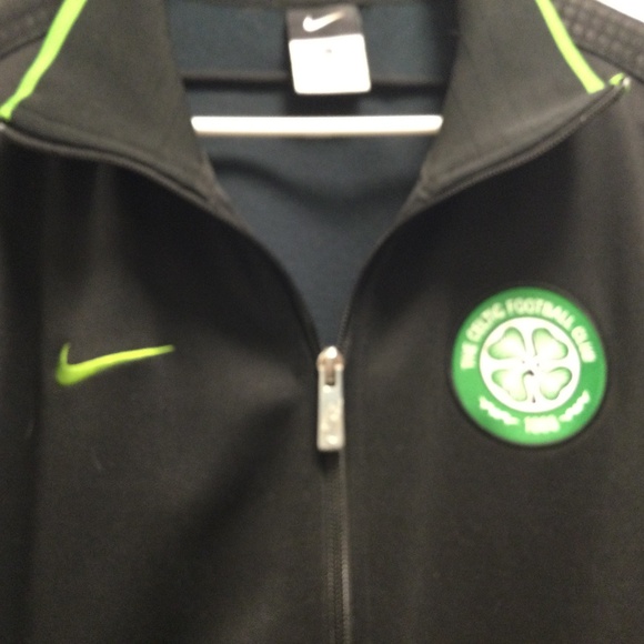 Authentic Nike Celtic Football Club Track Jacket - Picture 3 of 8